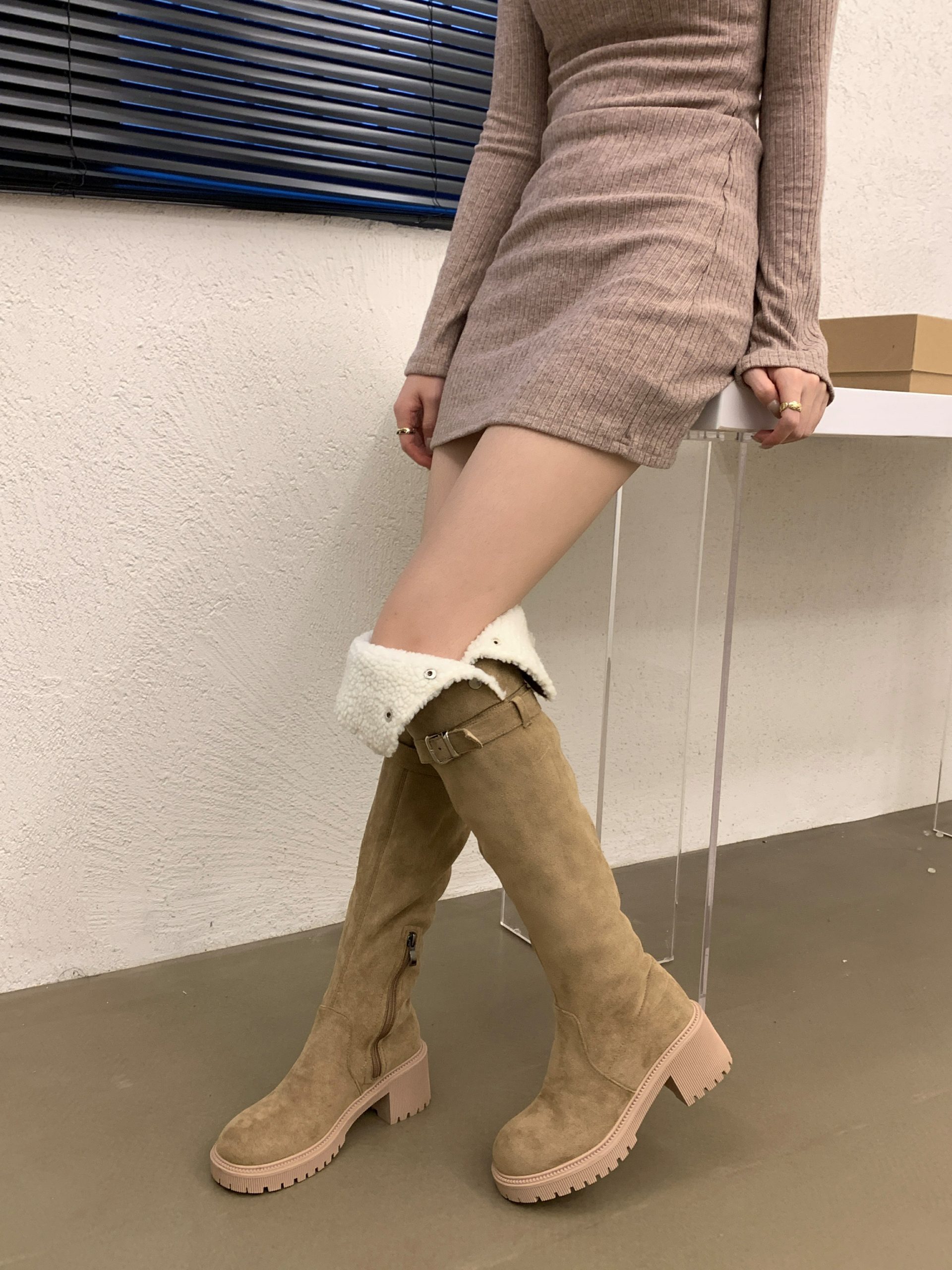 Women's Faux Fur Lined Over Knee Boots 2023 New Winter Style Chunky Heel Retro Slim High Top Snow Boots - Image 2