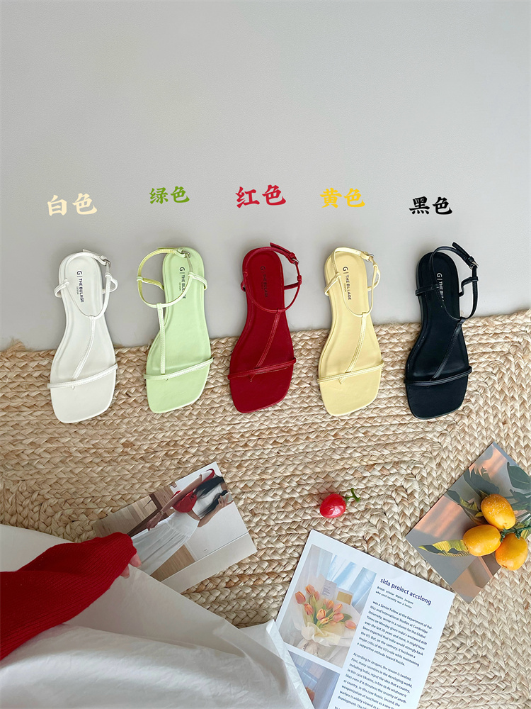 2025 New Korean French Minimalist Flat Cross Strap Fairy Style Toe Clip Beach Sandals