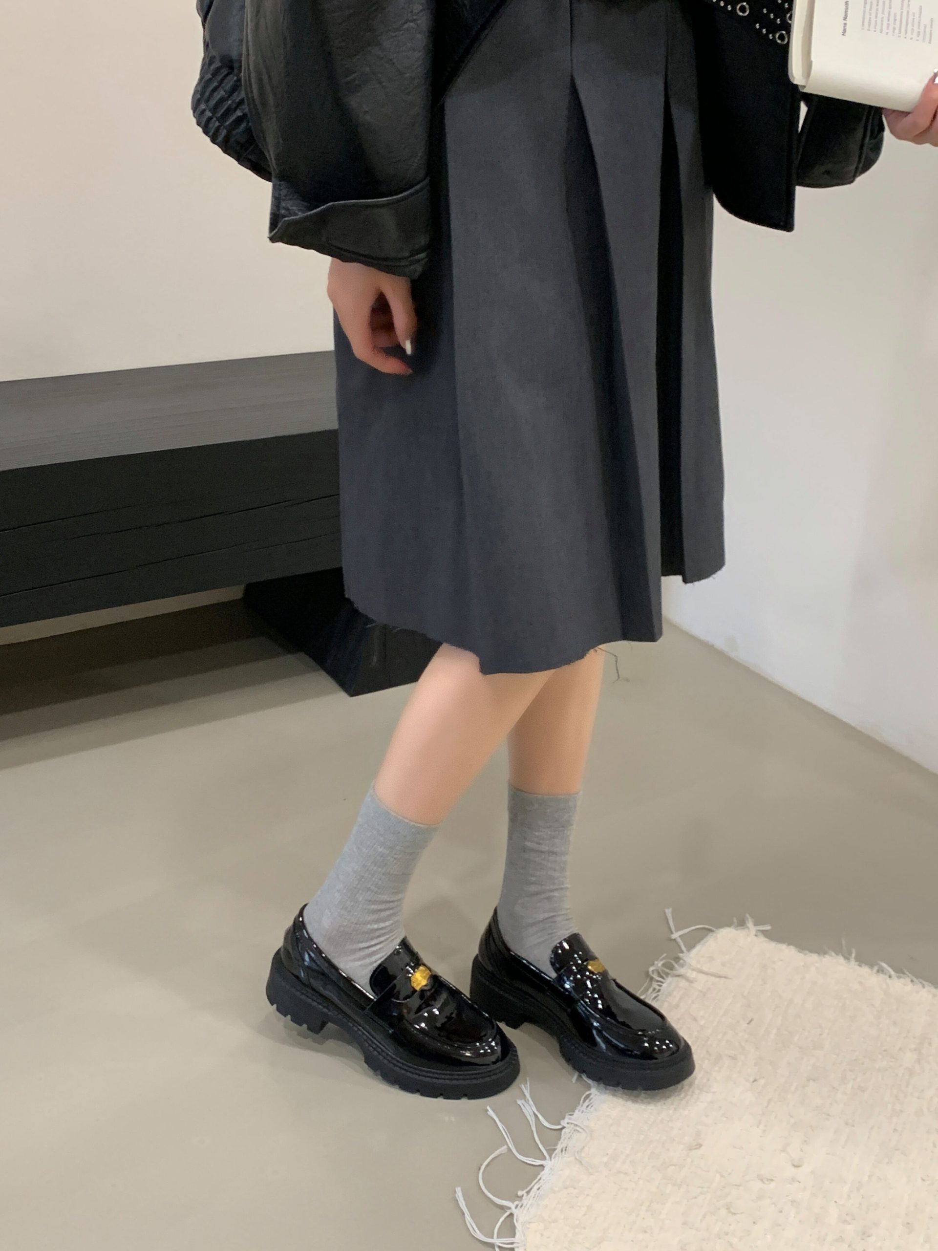 2026 New Style European and American Casual Versatile Deep Mouth Thick Sole Gold Coin Small Leather Shoes Four Seasons Deep Mouth Single Shoes - Image 2