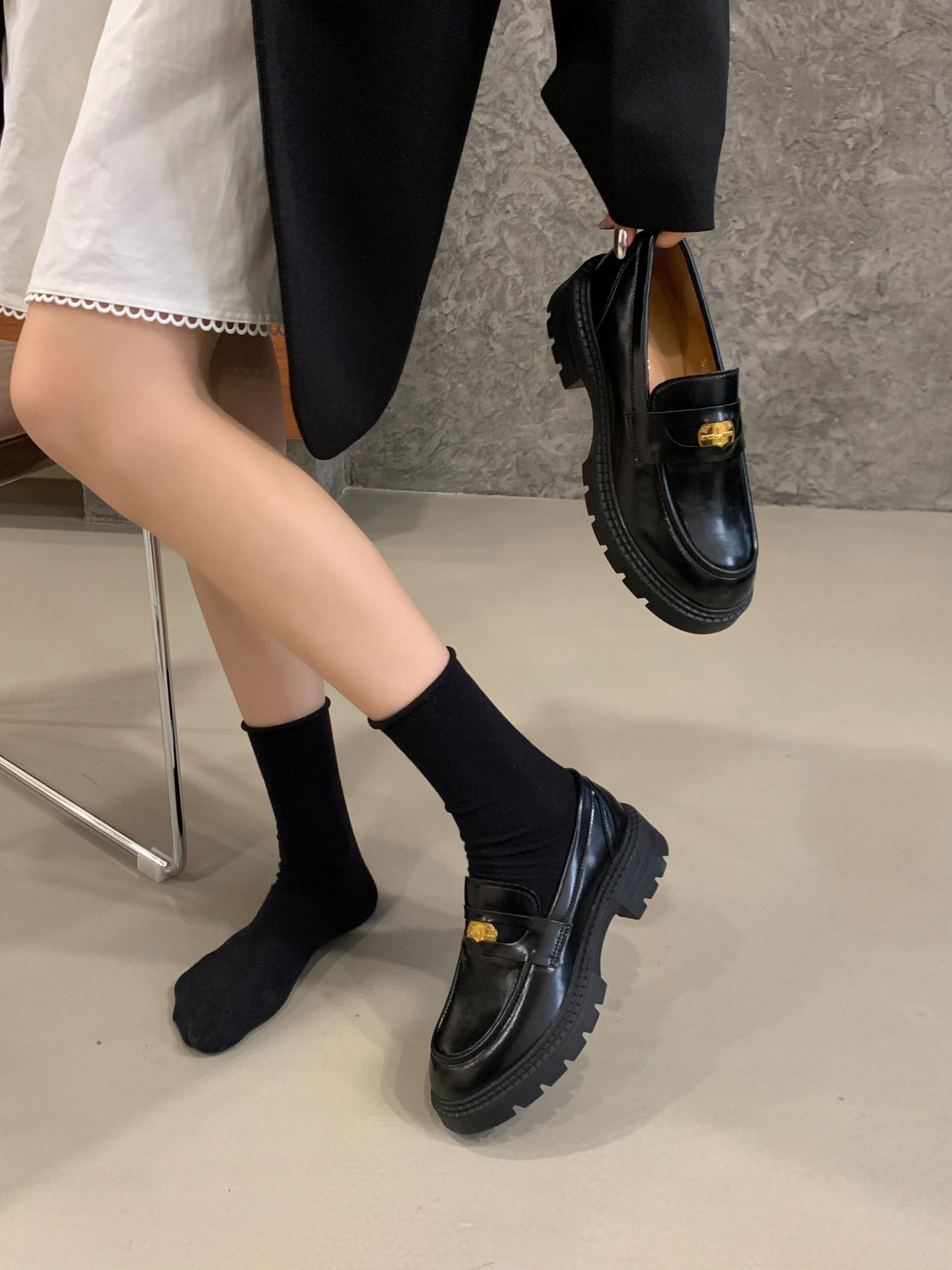 2026 New Style European and American Casual Versatile Deep Mouth Thick Sole Gold Coin Small Leather Shoes Four Seasons Deep Mouth Single Shoes - Image 4